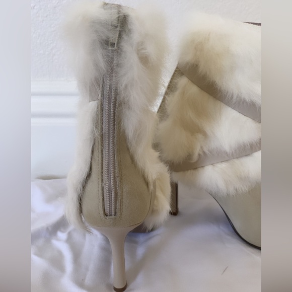 NWOT-Rabbit Fur White Booties - Picture 4 of 7